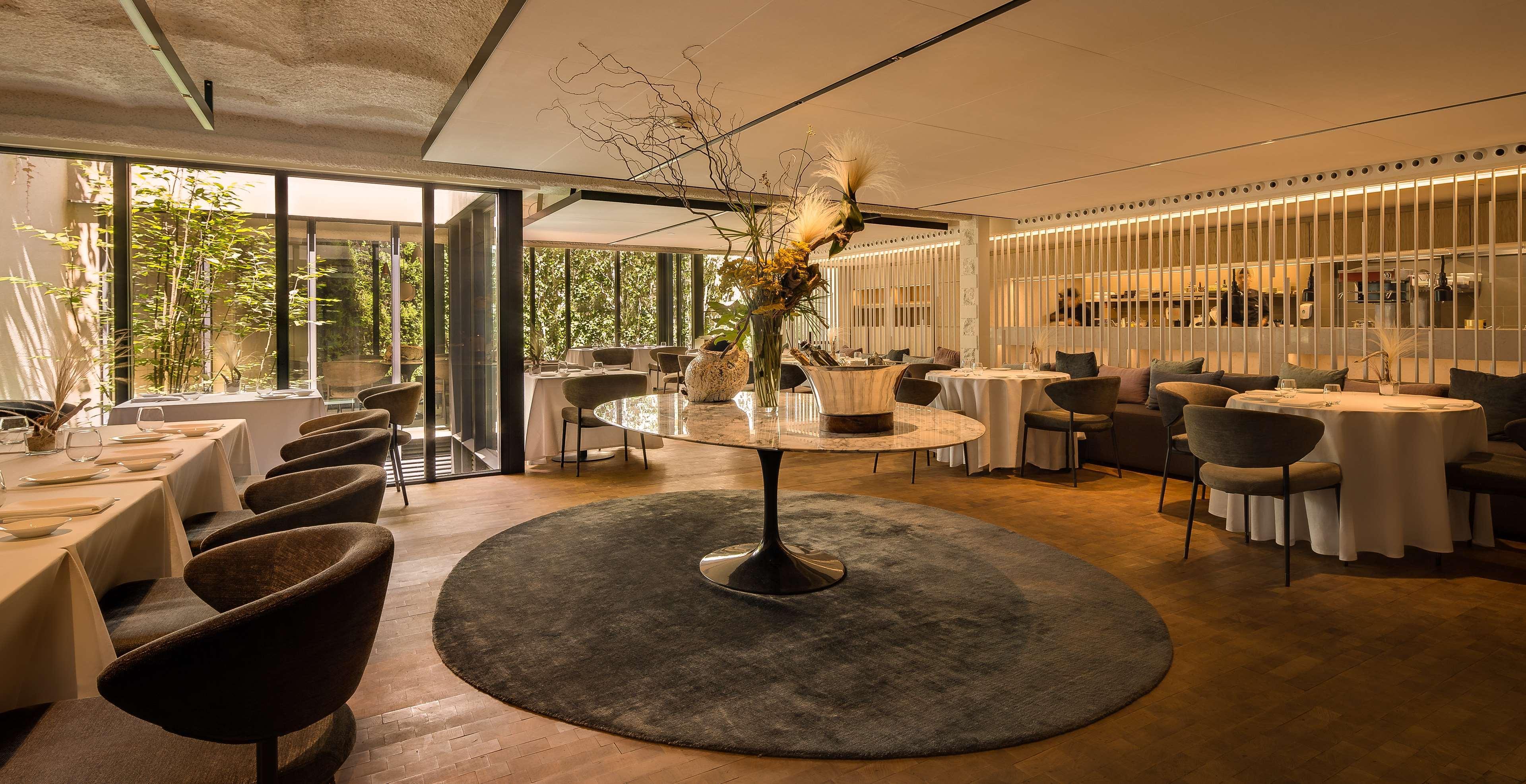 Ohla Eixample 5*